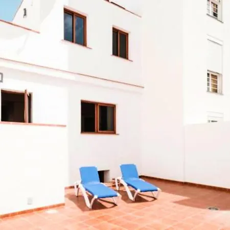 With One Bedroom In With Terrace And Wifi 2 Km From The Beach Lejlighed *